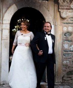 Νυφικό με κορσάζ απο δαντέλα διαφάνεια και μανίκια 3/4